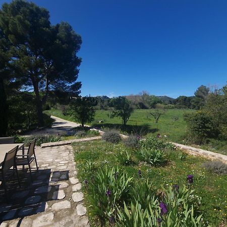 Aparthotel Domaine Du Mas Foucray Les Baux-de-Provence Exterior foto