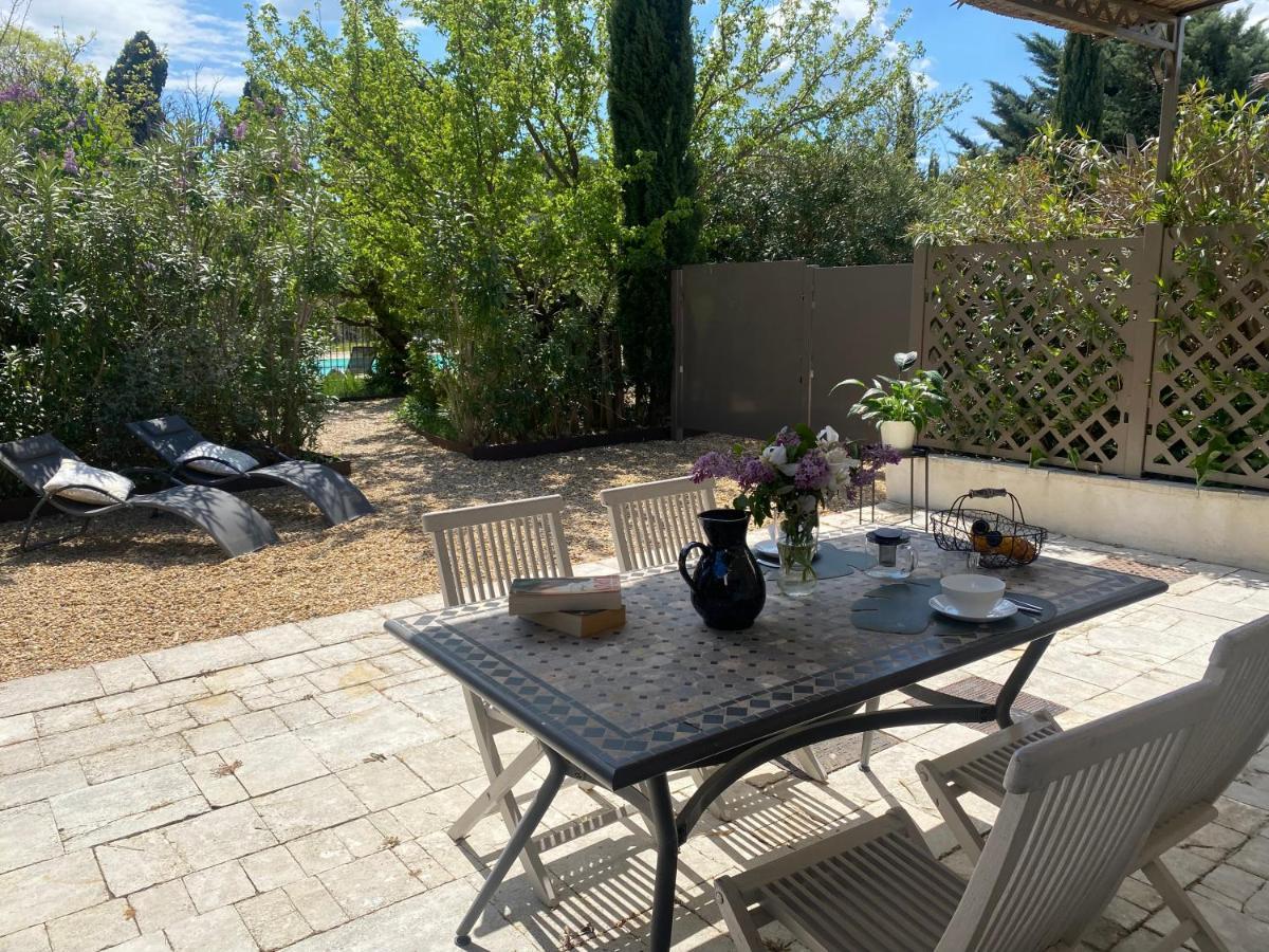 Aparthotel Domaine Du Mas Foucray Les Baux-de-Provence Exterior foto
