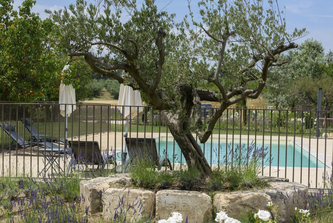Aparthotel Domaine Du Mas Foucray Les Baux-de-Provence Exterior foto